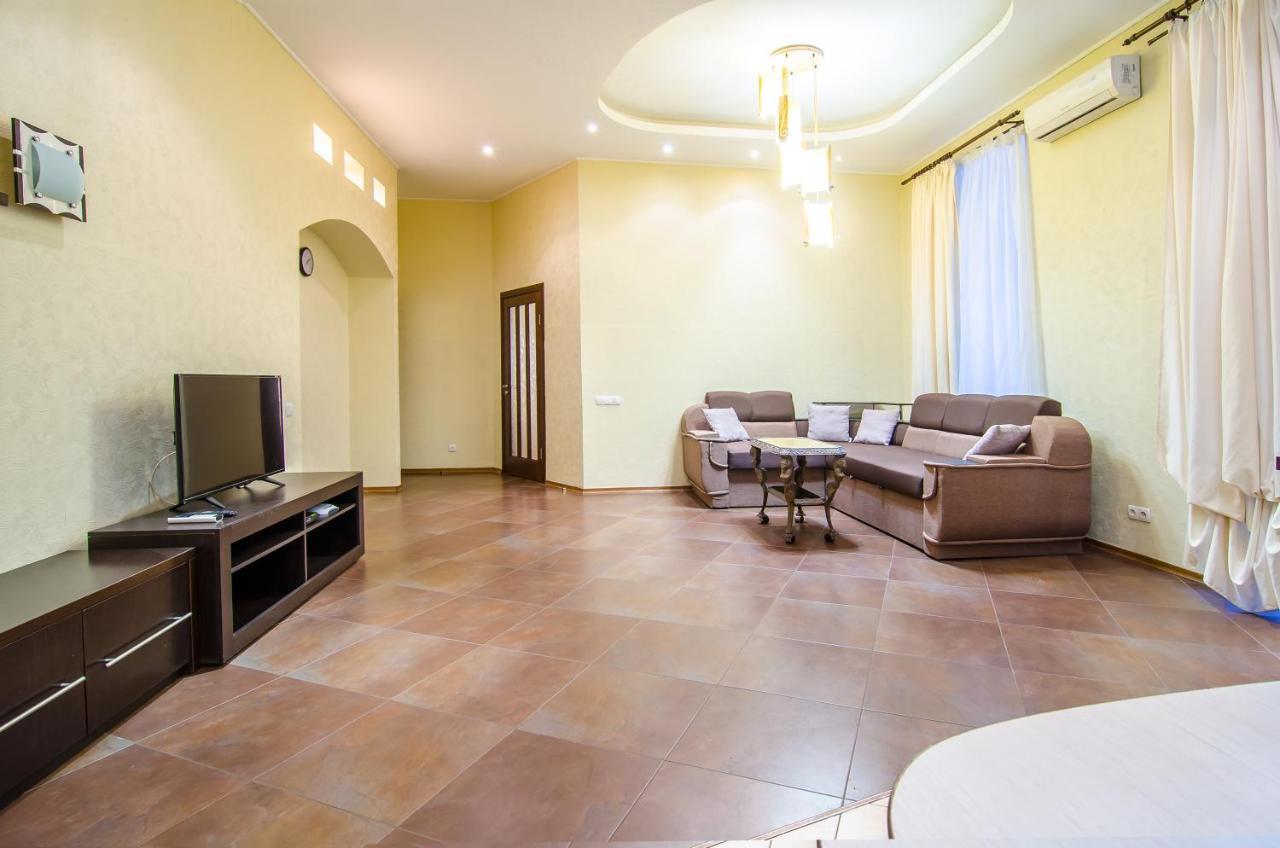 Apartment At Malaya Zhytomyrska 5 Kyjev Exteriér fotografie